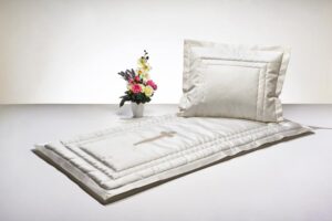 ST 331282 LKS     Drell creme, gesticktes Kreuz
