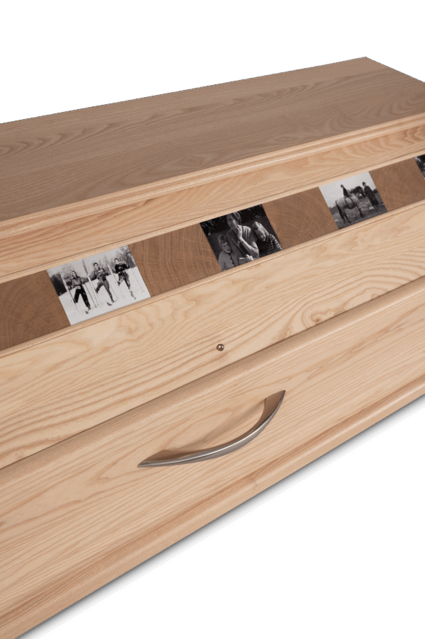 ES 65/N  Eschentruhensarg massiv hell mit Bildern (Fotosarg) – Bild 3