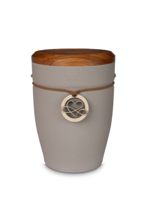 202403  Andenken Herz grau mit Nussbaumdeckel